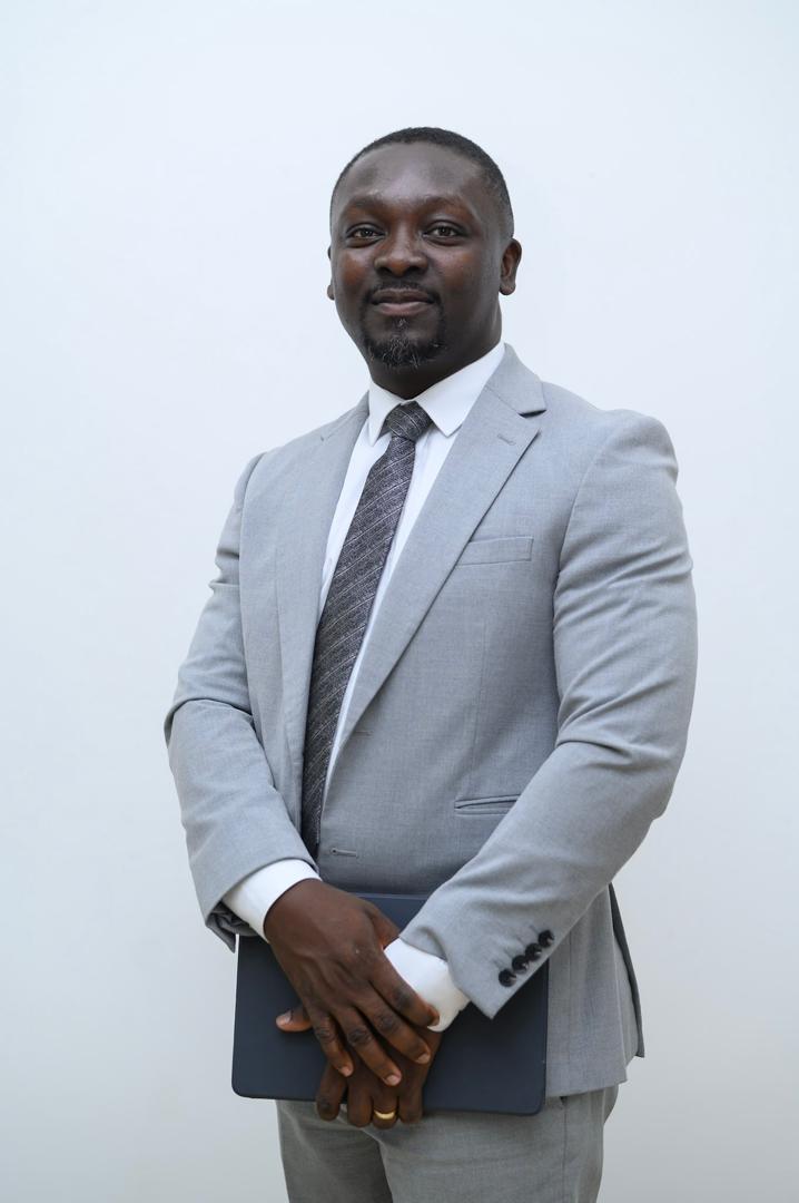 Axis Wealth Celebrates Gideon Amoaning-Kyei on Achieving CFA Charterholder Status